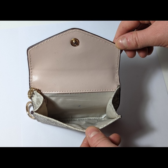 Micheal Kors Card Holder - Picture 4 of 5